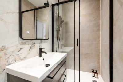 Bold St | Kitchenette w/Fridge | Largest Apartment