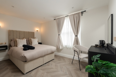 Bold St | Celebration Ready | Desk & Smart TV