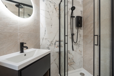 Bold St | Celebration Ready | Desk & Smart TV