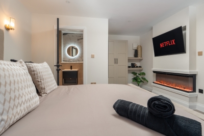 Bold St | King Room | Fireplace | Private Ensuite