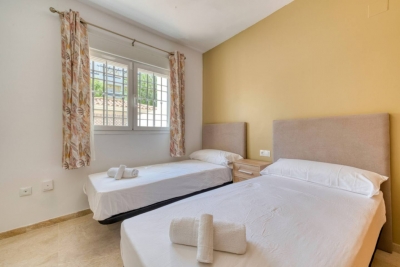 2 Bedroom Apartment Duquesa