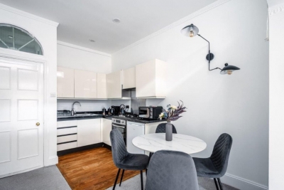 Liverpool street Apartment