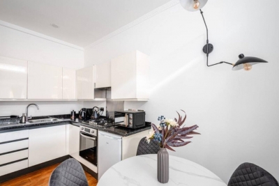 Liverpool street Apartment