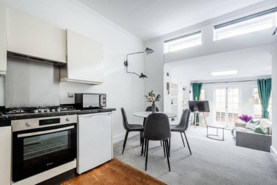 Liverpool street Apartment