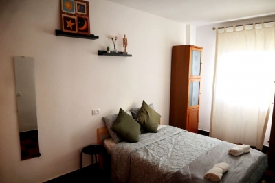 3 Bed room flat with Sea and Mountain View