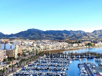 3 Bed room flat with Sea and Mountain View