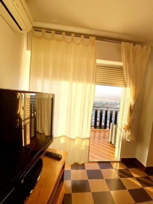 3 Bed room flat with Sea and Mountain View