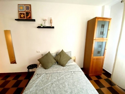 3 Bed room flat with Sea and Mountain View