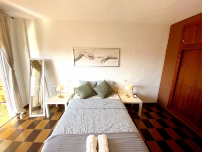 3 Bed room flat with Sea and Mountain View