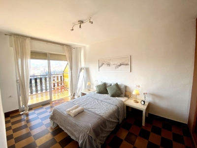 3 Bed room flat with Sea and Mountain View