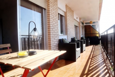 3 Bed room flat with Sea and Mountain View