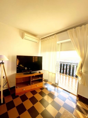 3 Bed room flat with Sea and Mountain View