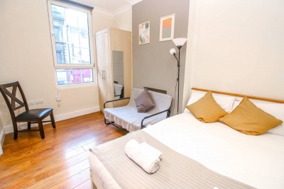 Modern 2 bedroom flat near to Liverpool St