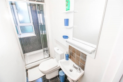 Modern 2 bedroom flat near to Liverpool St