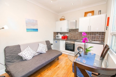 Modern 2 bedroom flat near to Liverpool St