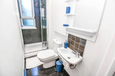 Modern 2 bedroom flat near to Liverpool St