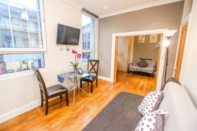Modern 2 bedroom flat near to Liverpool St