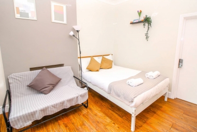Modern 2 bedroom flat near to Liverpool St
