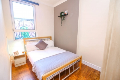 Modern 2 bedroom flat near to Liverpool St