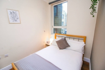 Modern 2 bedroom flat near to Liverpool St