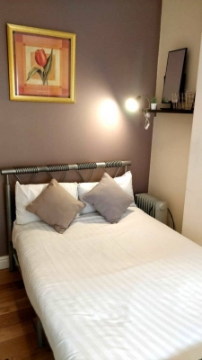 Room 3, 12 W · Room with own kitchen @ Liverpool street, Brick Ln