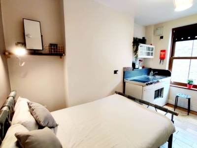 Room 3, 12 W · Room with own kitchen @ Liverpool street, Brick Ln