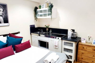 Room 4 12 A · Private Room with own kitchen @ Liverpool street