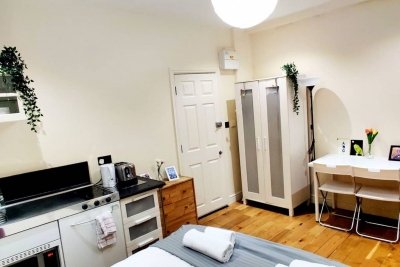 Room 4 12 A · Private Room with own kitchen @ Liverpool street