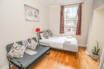 Lovely 2 bedroom flat near to Liverpool St