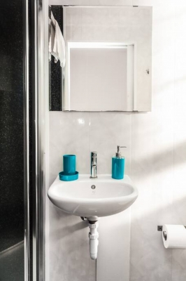 One bed flat with city view, Liverpool St, Brick L