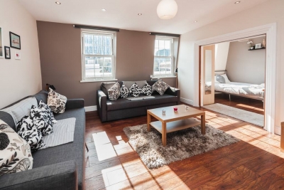 One bed flat with city view, Liverpool St, Brick L