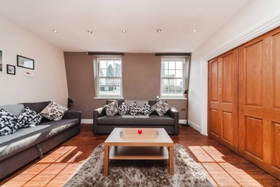 One bed flat with city view, Liverpool St, Brick L