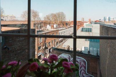 One bed flat with city view, Liverpool St, Brick L