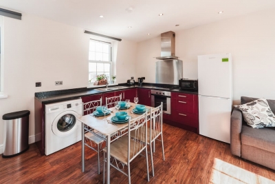 One bed flat with city view, Liverpool St, Brick L