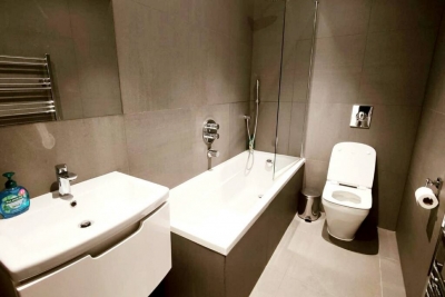 Spacious Two bedroom Two bathroom Flat in E1
