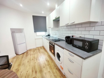 3 Bed Flat close to Liverpool st