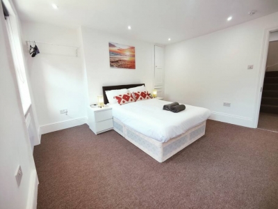 3 Bed Flat close to Liverpool st