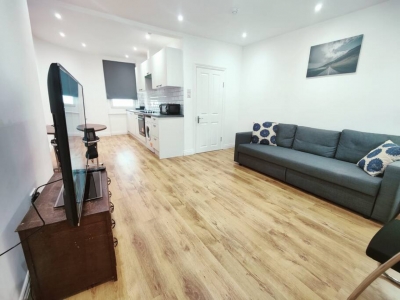 3 Bed Flat close to Liverpool st