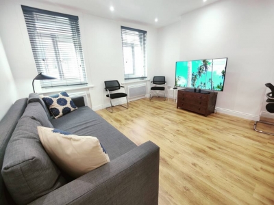 3 Bed Flat close to Liverpool st