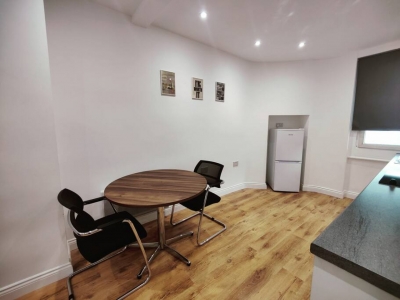3 Bed Flat close to Liverpool st