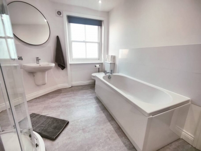 3 Bed Flat close to Liverpool st
