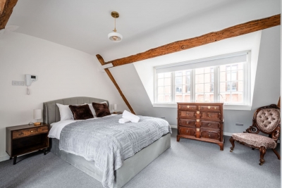 Historic Liverpool Street One‑Bed Apartment