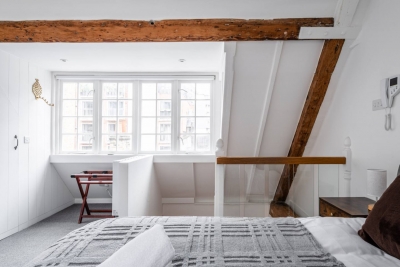 Historic Liverpool Street One‑Bed Apartment