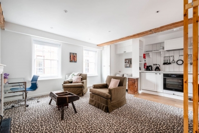 Historic Liverpool Street One‑Bed Apartment