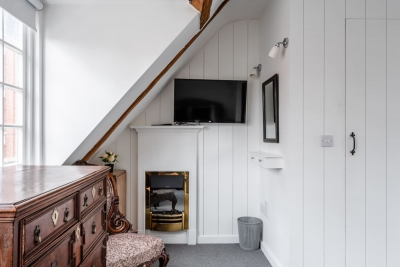 Historic Liverpool Street One‑Bed Apartment