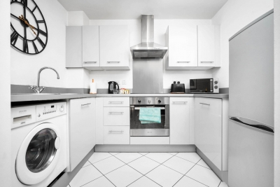 Stylish City Centre Apartment -  Terrace - Netflix