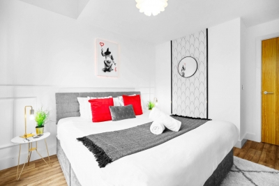 Parkside Central Apartment - Terrace - Super King Bed