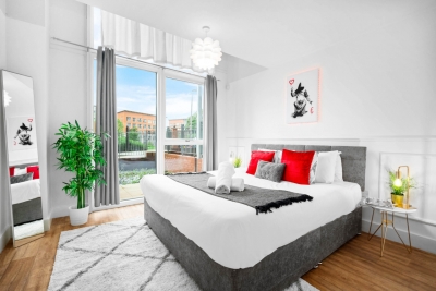 Parkside Central Apartment - Terrace - Super King Bed