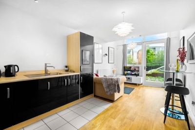 Parkside Central Apartment - Terrace - Super King Bed
