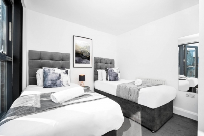 City Centre Townhouse - Garage - Parking